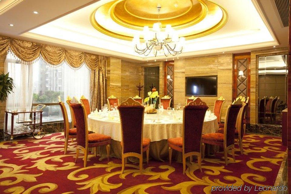 Friend Hotel Шанхай Ресторант снимка