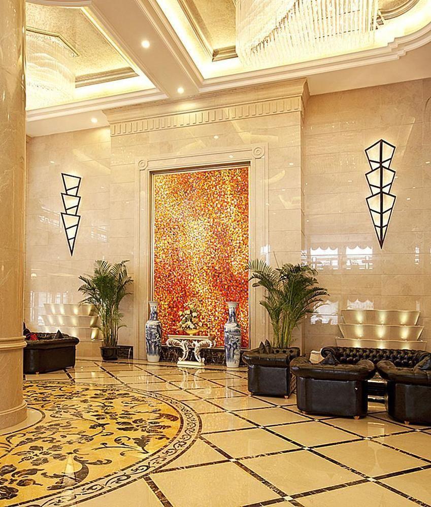 Friend Hotel Шанхай Екстериор снимка