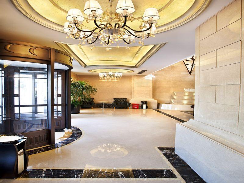 Friend Hotel Шанхай Екстериор снимка