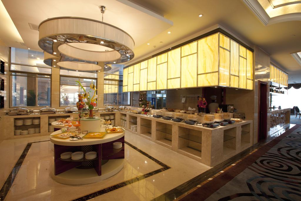Friend Hotel Шанхай Екстериор снимка