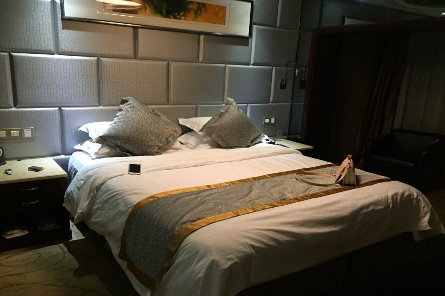 Friend Hotel Шанхай Екстериор снимка
