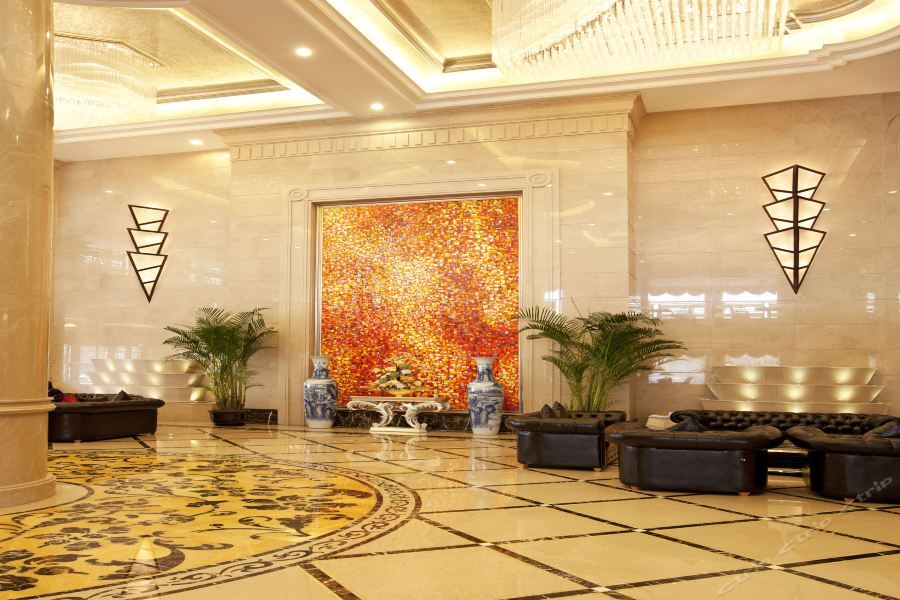 Friend Hotel Шанхай Екстериор снимка