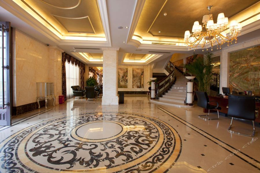Friend Hotel Шанхай Екстериор снимка